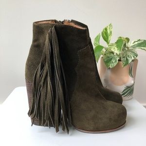 Steve Madden PLATFORM FRINGE BOOTS